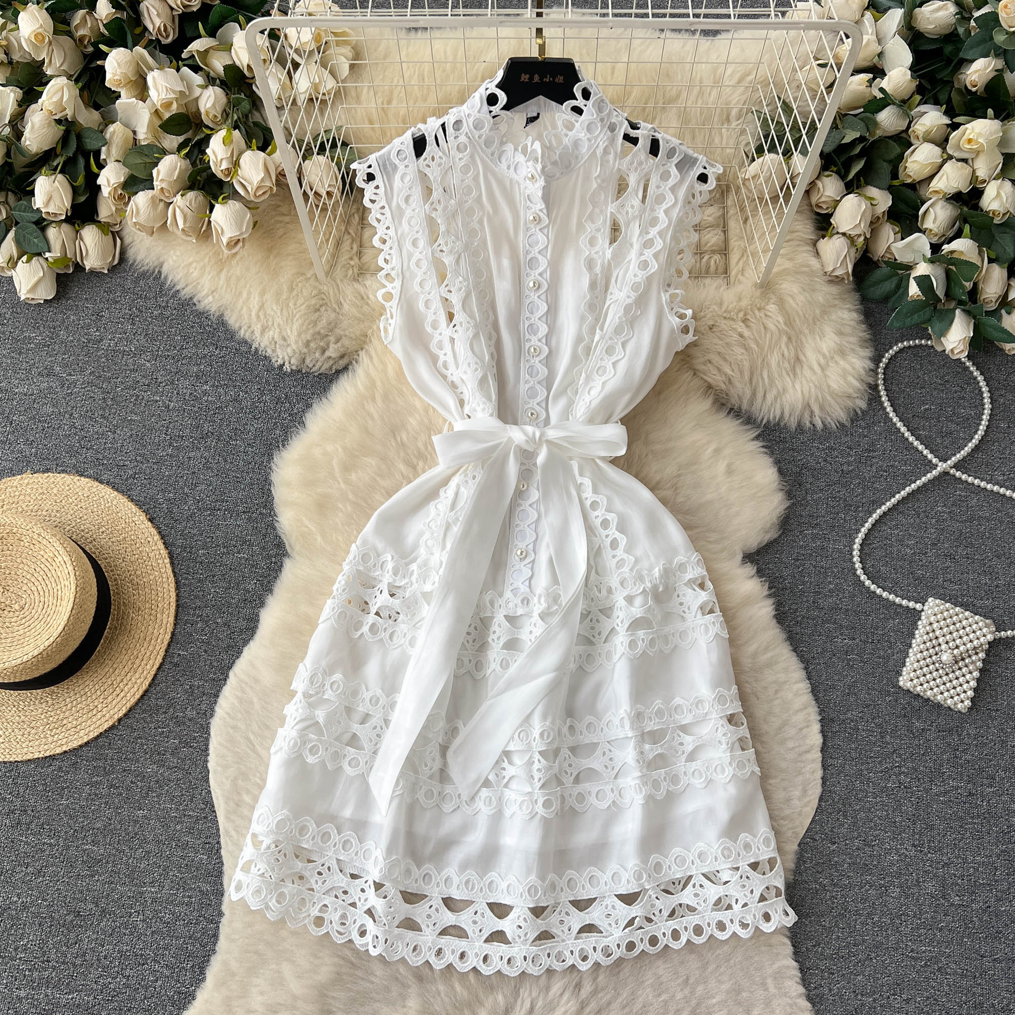 Casual Dresses Vintage Hollow Out Lace Floral Embroidery Dress Summer Autumn Women Sleeveless Sashes Short Dresses Runway Vestidos248o