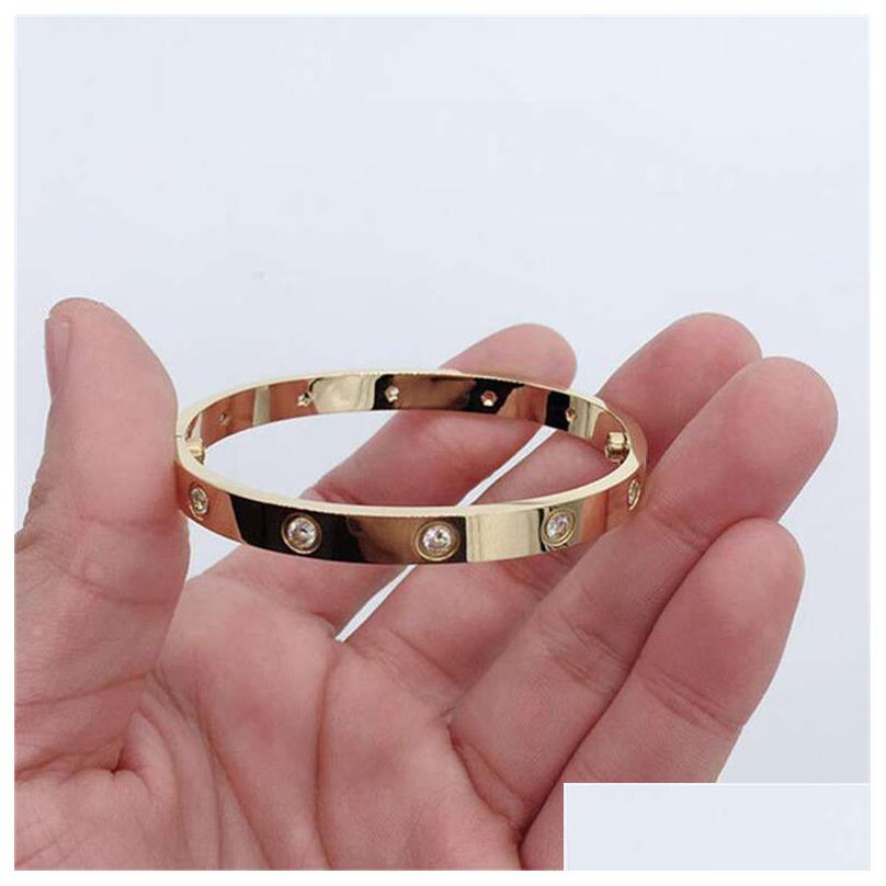 Bangle high -end schroevendraaier liefde bracelt luxe mode unisex manchet armband roestvrij staal vergulde 18k gouden sieraden dames en dhvwe ceU7