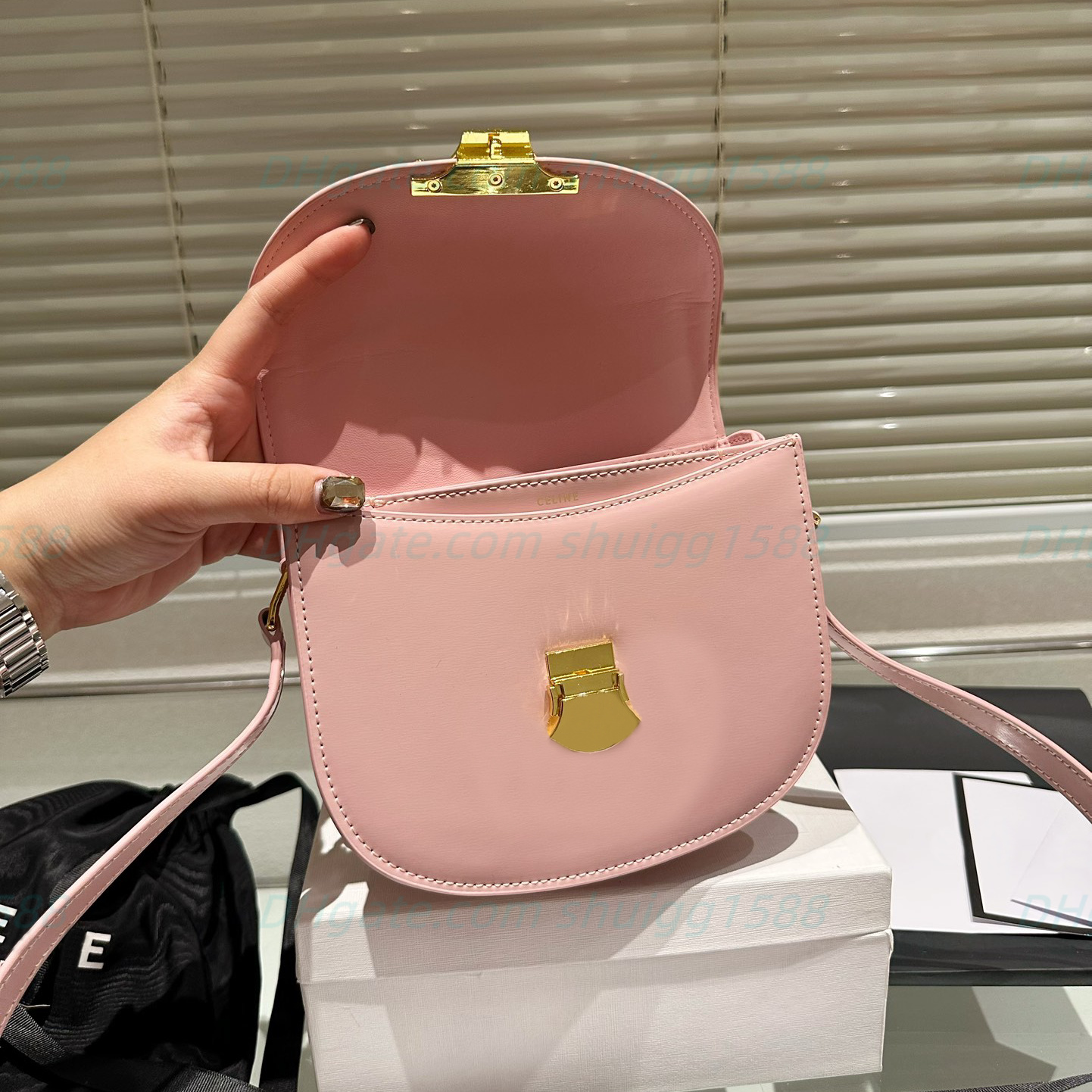 Women Solid Elegant Clutch bag Shoulder Tote Luxurys Bags Handbags Lady Cattlehide Comsmetic Cases Female Designers Mini size Wallet Purse