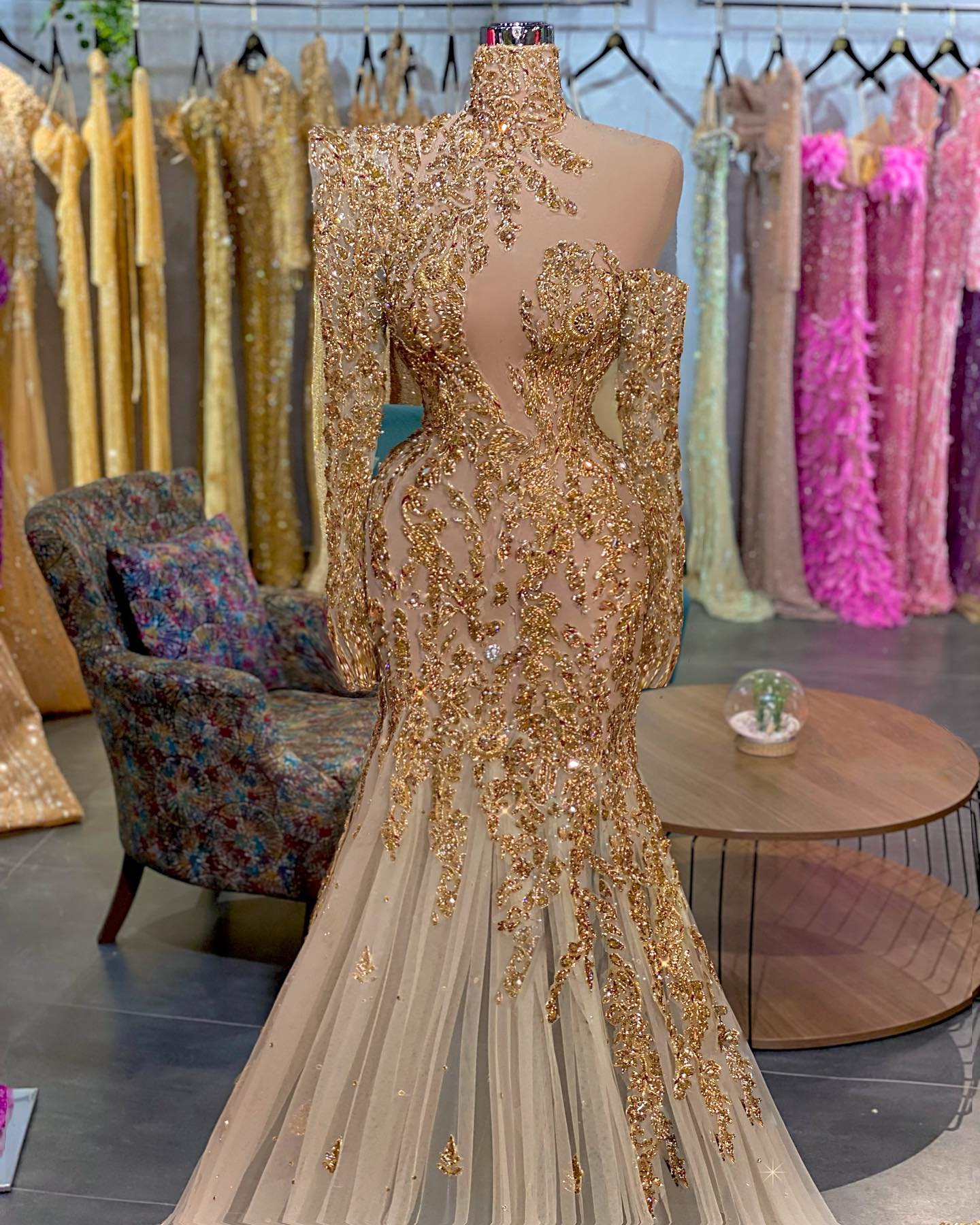 Gorgeous Mermaid Prom Dresses High Neck One Sleeve Designer Shining Applicants on Tulle Hollow Court Gown Custom Made Plus Size Party Dress Vestido De Noite