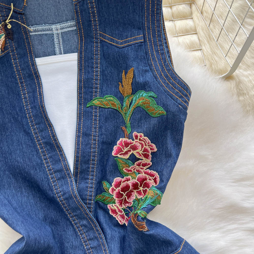 Summer New Shorts Denim Jumpsuits for Women Vintage Sleeveless V-neck Flower Embroidery Slim Rompers Casual One Piece Overalls 2023