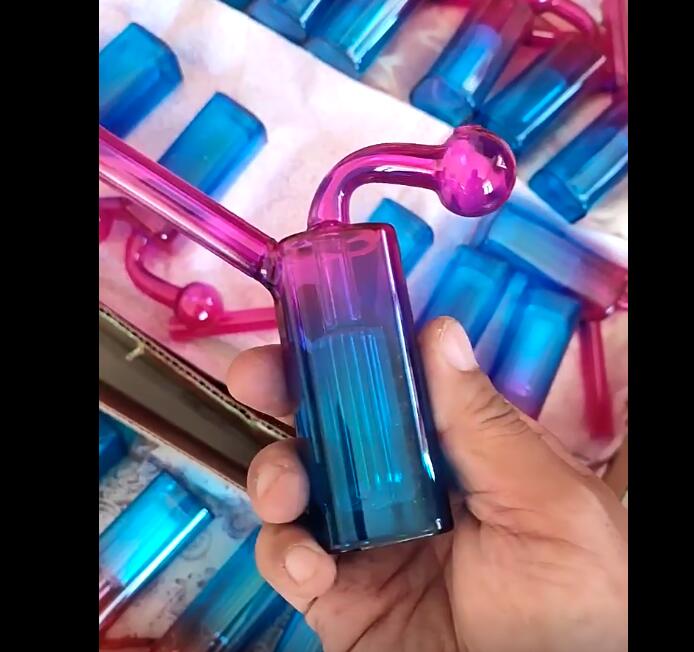 Ultimi narghilè in vetro colorato Bong quadrato con gorgogliatore d'acqua Pipa bruciatore a nafta Accessori utensili