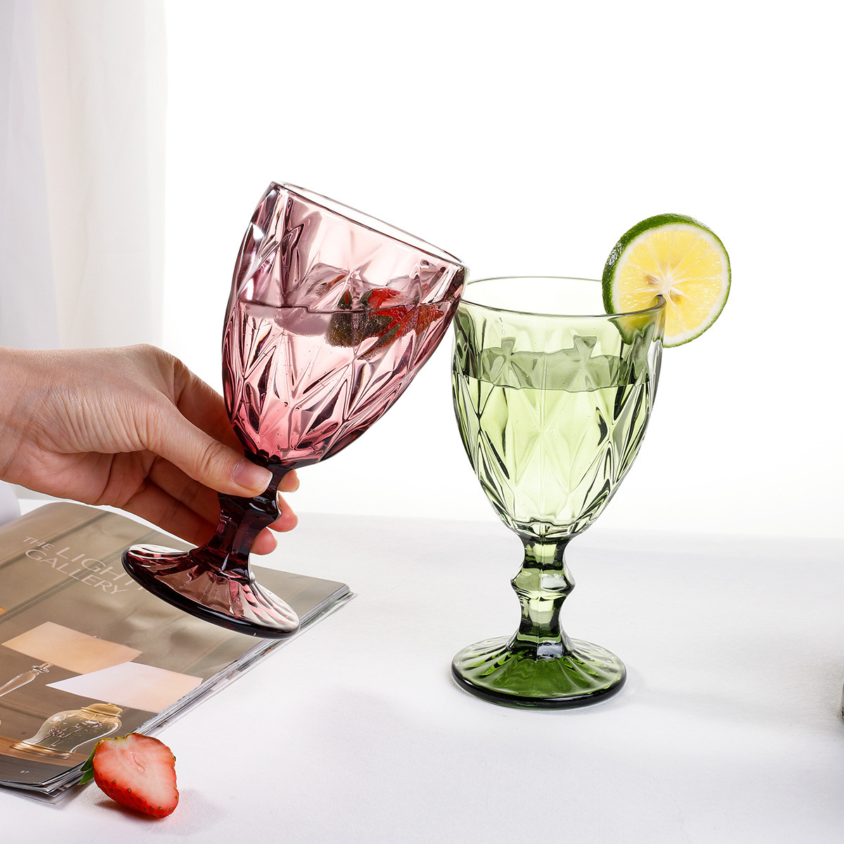 / carton European Style Embossed Wine Glass Stained Glass Beer Goblet Vintage Wine Glasses Household Juice Drinking Cup Thickened