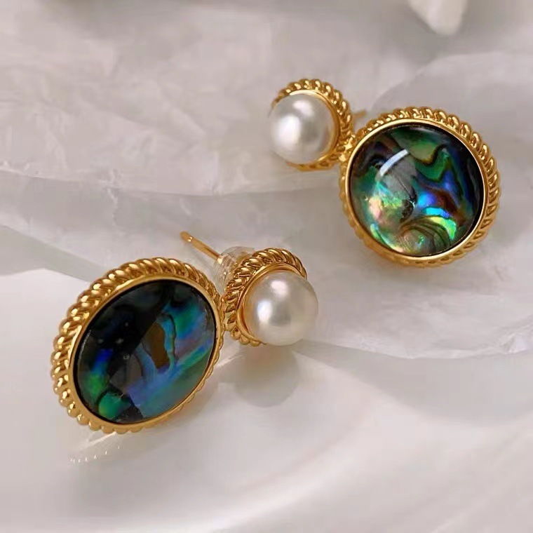 Orecchini a forma di conchiglia di abalone colorato con pittura a olio verde retrò Orecchini di perle naturali di design di lusso da donna