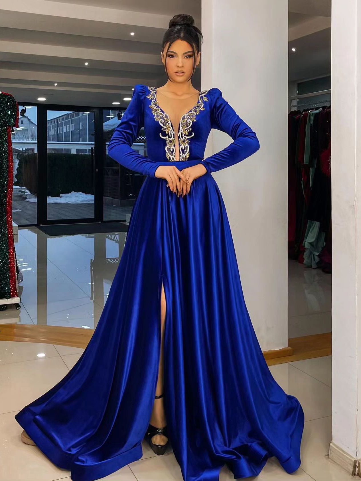 Vestido de noite sereia de veludo azul royal com miçangas douradas, decote transparente, manga comprida, vestidos de baile, fenda lateral, vestidos para ocasiões especiais