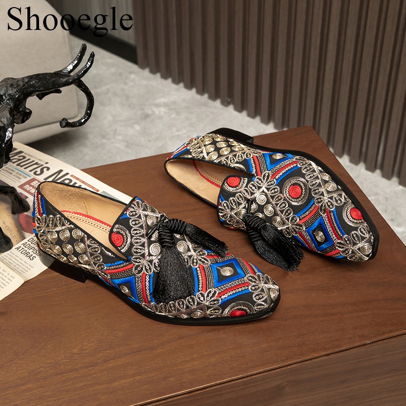 Men Multicolor Hand-embroidered Canvas Fringe Tassel Men Casual Shoes Slip On Pointed Toe Floral Embroidery Flats Loafers