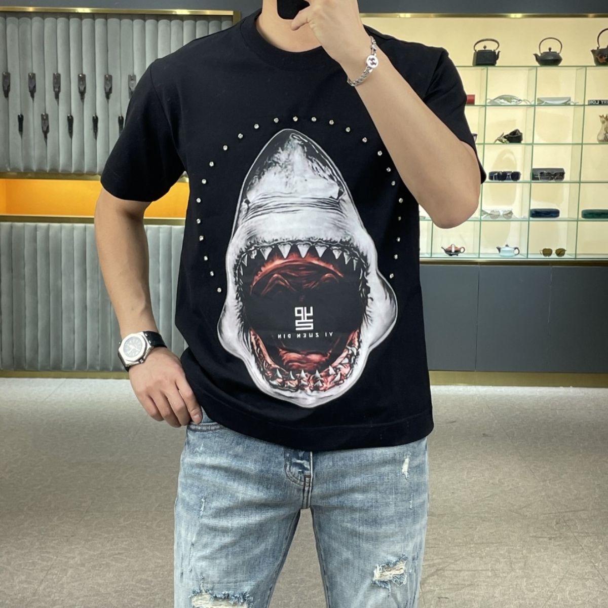 ヨーロッパの新しいTシャツ夏のサメのプリントラウンドネック半袖男子ルーズTシャツビッグガイファッション汎用性