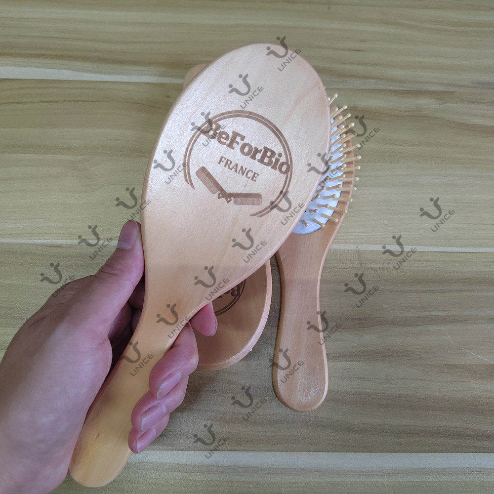 Özelleştirilmiş logo oval ahşap kürek saç fırçası hava tarağı sağlık işçiliği süzme saç fırçası mesajı kafa derisi güzellik salonu berber dükkanı hediye kadın