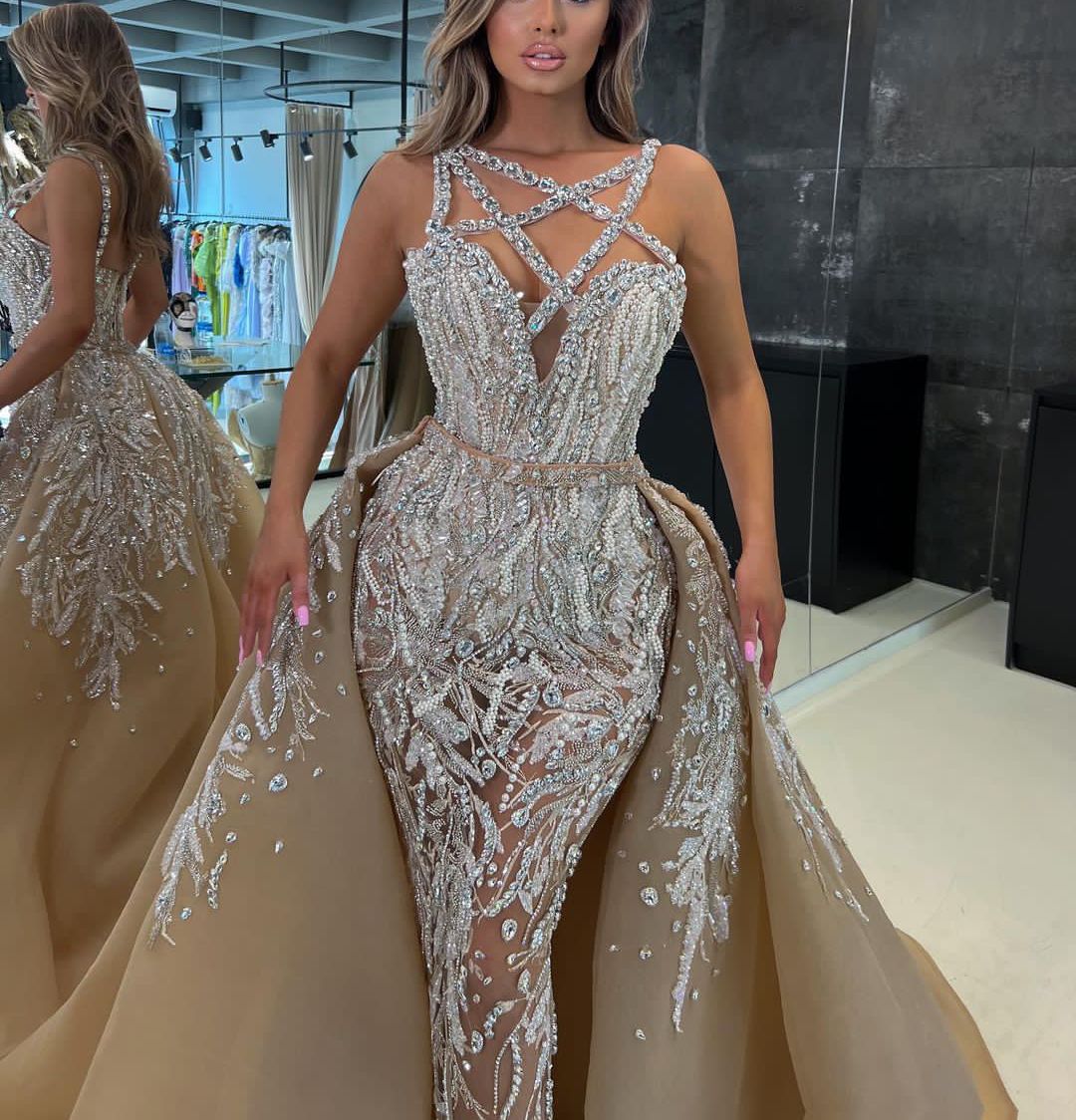 Luxury Mermaid Evening Dresses Sleeveless V Neck Straps Appliques Floor Length 3D Lace Diamonds Detachable Train Plus Size Prom Dress Plus Size Gowns Party Dress