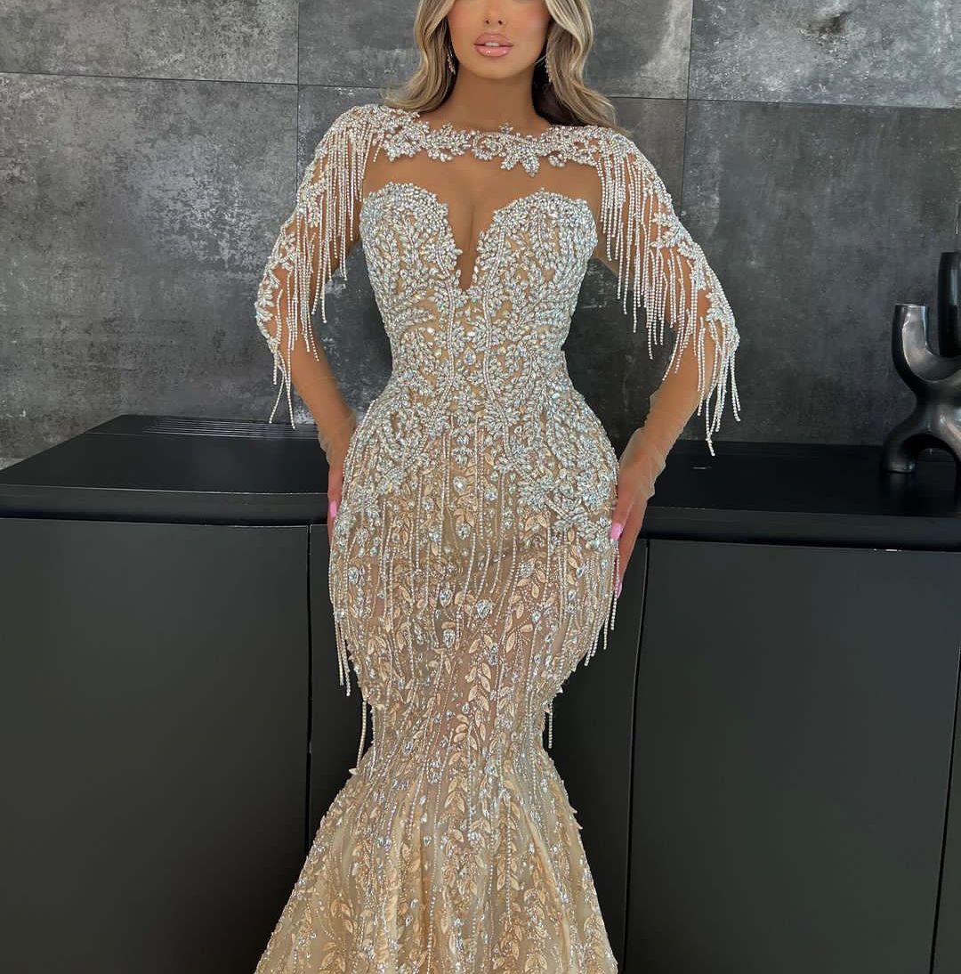 Exquisite Mermaid Evening Dresses Long Sleeves V Neck Halter Appliques Floor Length 3D Lace Hollow Diamonds Zipper Plus Size Prom Dress Plus Size Gowns Party Dress