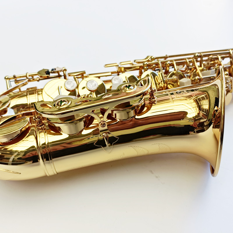 Professional 62 Lacquered Gold EB Tone Alto 색소폰 황동 조각 패턴 일본 공예 제조 재즈 악기 알토 색소폰 사례