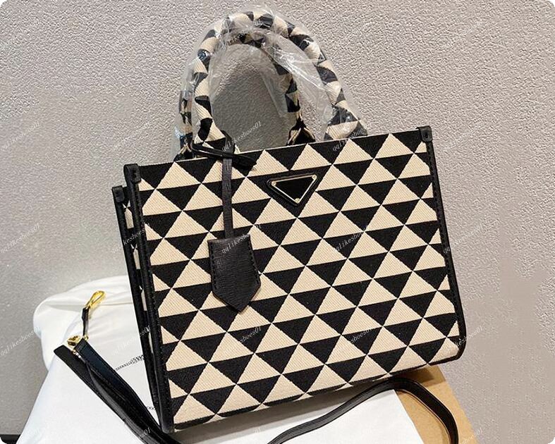 Designer Women Handbag the Tote Bag Triangle Symbole Jacquard Fabric Handbags Large Totes Designers Shoulder Bags Shopping Bag