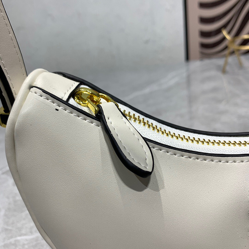 Kvinnor handväska tygpåsarna läder axel hobo eleganta hobos handväska crossbody väska för kvinna lyxdesigner totes halv mån purses designers lyxiga handväskor