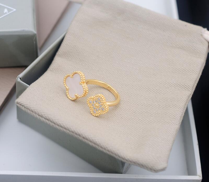 3A Rings Vanca Vintage Ring in Gold Iconic Collection for Women with Dust Bag Box Storlek 6/7/8/9 Fendave