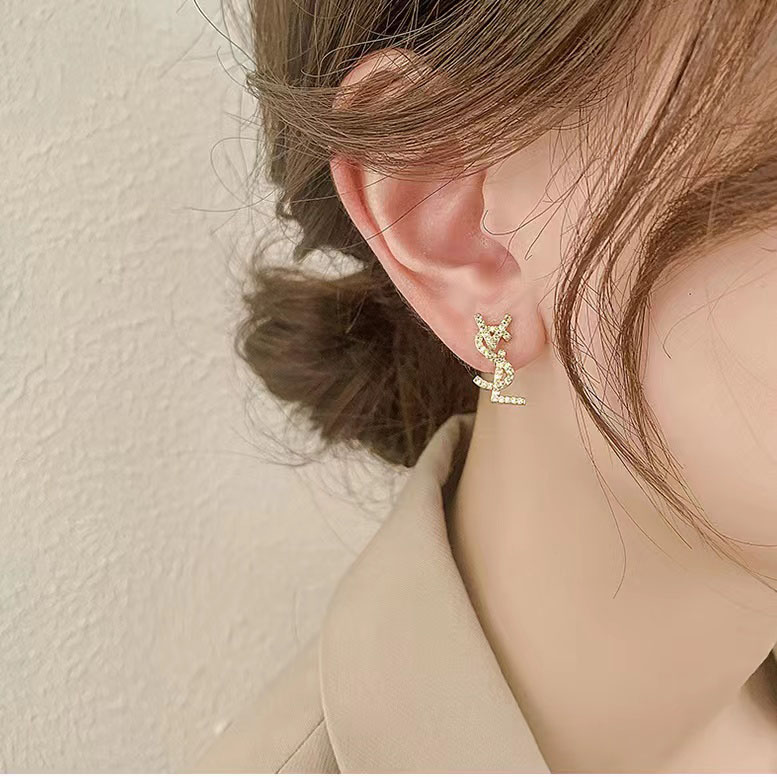 18K Gold Plated Austrian Crystal Letter Stud Earrings for Women European and USA Popular Simple Designer Earrings Wedding Bride Jewelry Gift