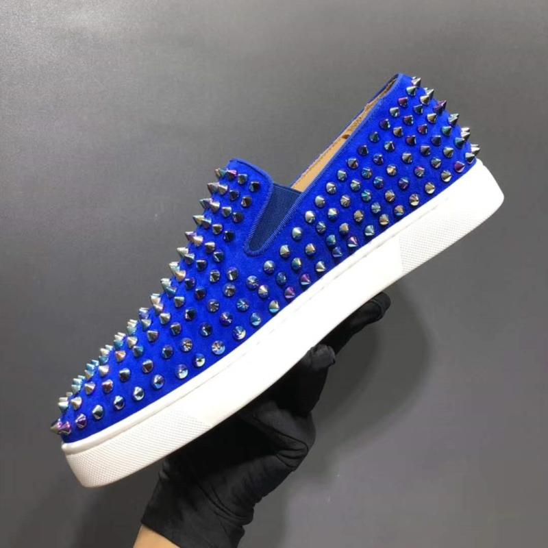 Sapatos de camurça azul de verão cheios de picos mocassins casuais rasos tênis de grife sapatos de rebite para homens com frete grátis