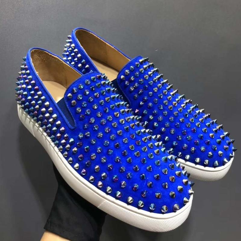 Sapatos de camurça azul de verão cheios de picos mocassins casuais rasos tênis de grife sapatos de rebite para homens com frete grátis