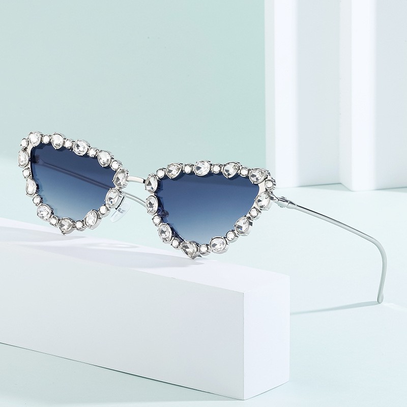 2023 Imitation Diamond Edge Craft Top Grade Triangle Lens Design Titanium Alloy Frame Women's Personalized Luxury Fashion Sunglasses Ball Dinner Party Style