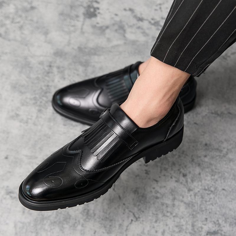 Британский стиль Brogue Leather Shoes Men Luxury Tassel Loafers Уочетные туфли для ноги на ногах на повседневных туфлях