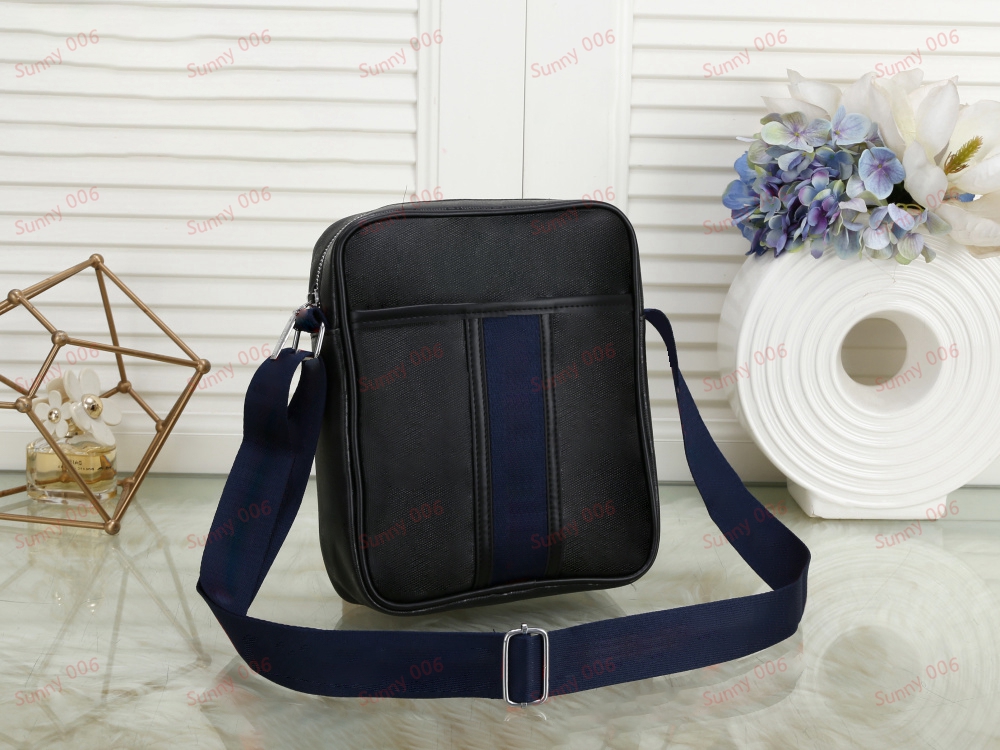 Designer Pressed Pattern Trendy Single Shoulder bag Square Backpack Classic Style Cross Body Bag Luxury Work Package File Bags