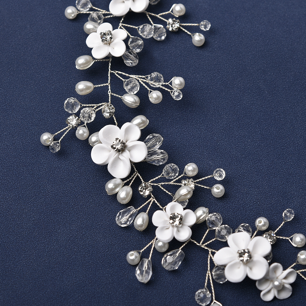 Pretty White Handmade Flowers Wedding Headpieces For Bride Fashion Rhinestones Beaded Hairdress Headband Women Prom Ceremony Wedding Hair Accessories CL2488