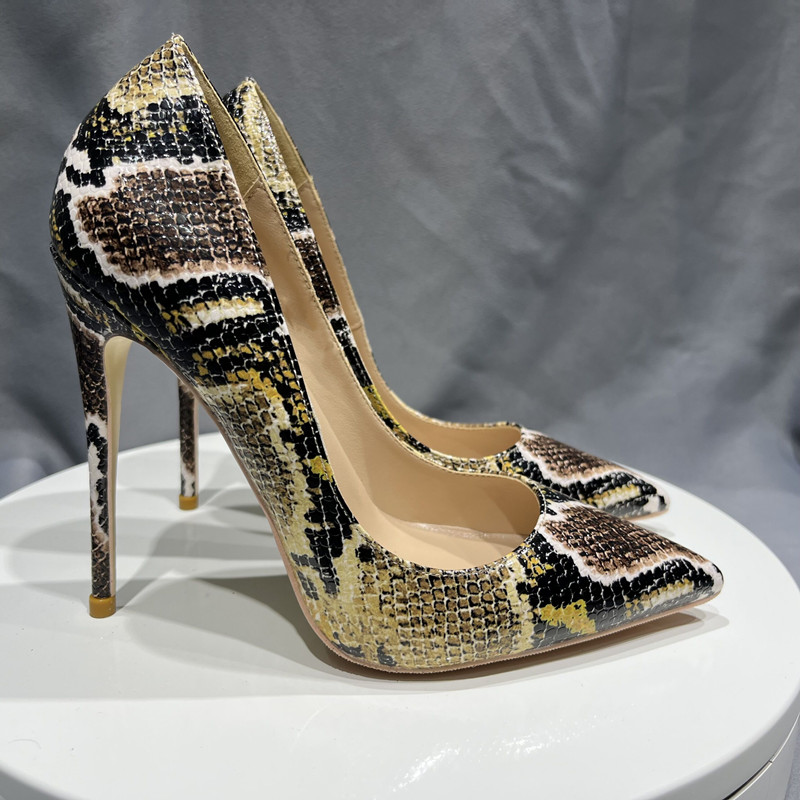 Varumärkesmode kvinnor pumpar Snake Skin Street Style Super High Heel Pumps Sexig Point Toe 8cm 10cm 12cm Bekväma festskor