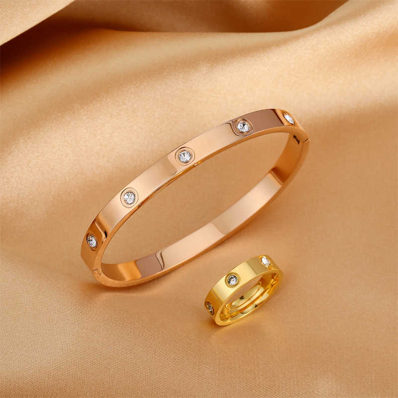 Designer charm New Handicrafts 18k Rose Gold Titanium Steel Bracelet Women's Colorless High Grade Feeling Small Group Ring First Fade ins