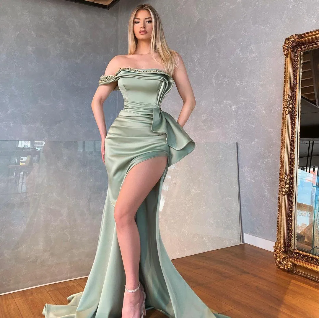 Mint Green Plus Size Arabic Aso Ebi Mermaid Crystals Sexy Prom Dress Evening Gowns Strapless High Split Satin Formal Gown Party Second Reception Dresses