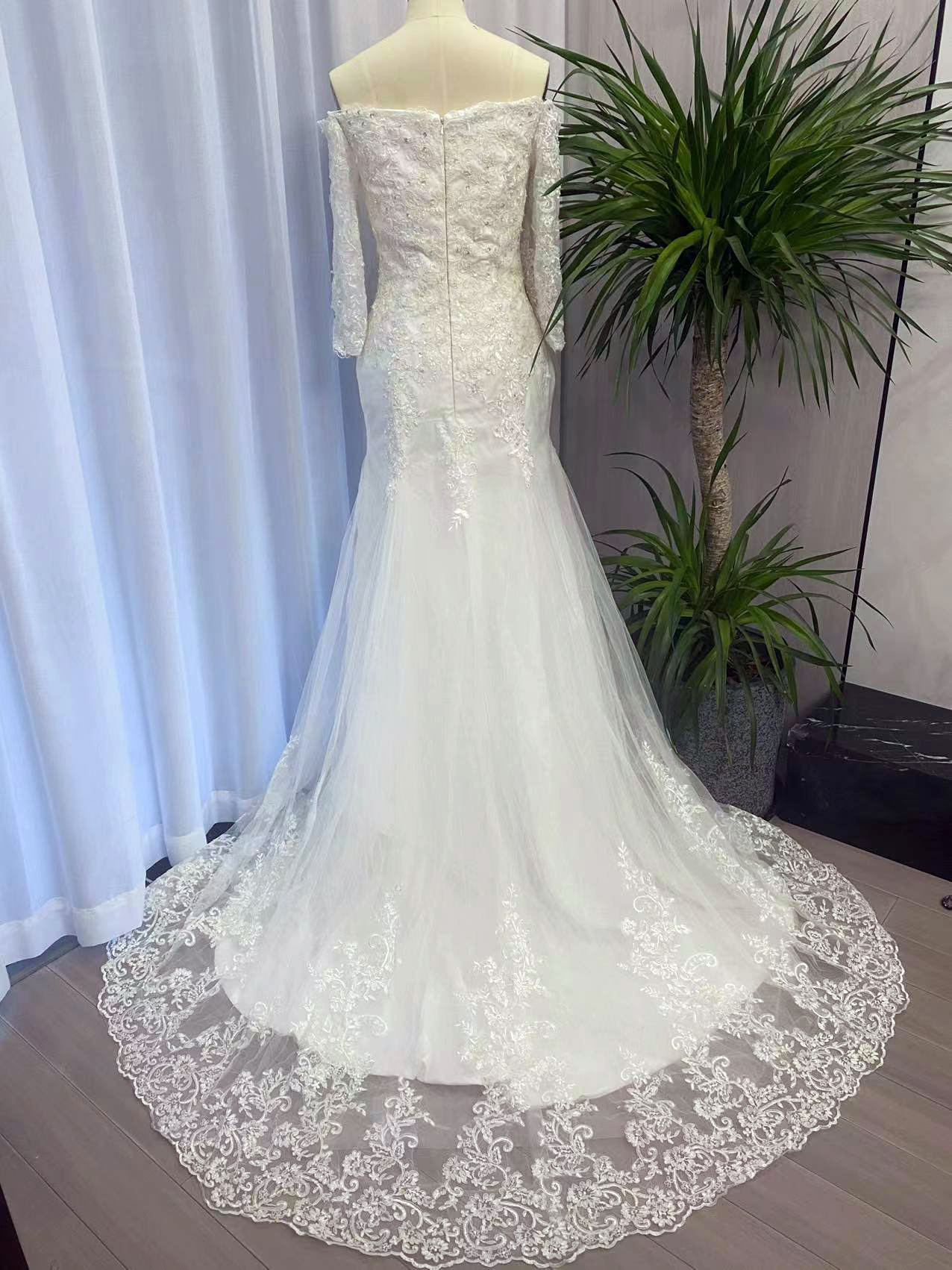 2023 Mermaid Wedding Dresses African Off Shoulder Lace Appliques Crystal Beads Long Sleeves Sweep Train Vestidos De Novia Bridal Gowns Real Image Zipper Back