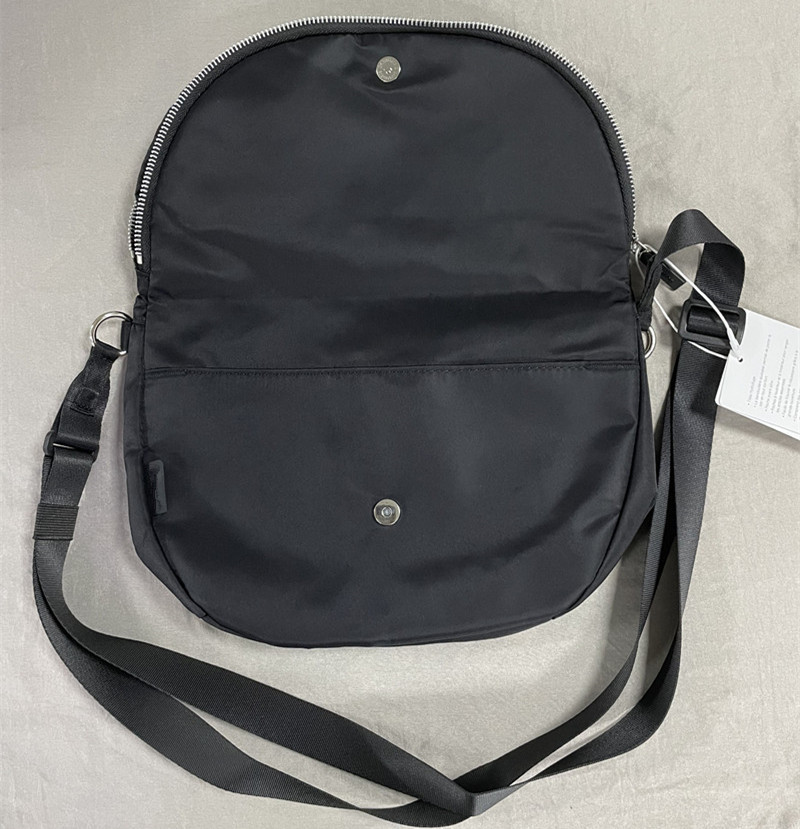 LL-60 Bolsas Mulheres Bolsa de ombro Mulheres Esportes Esportivos ao ar livre Pão de moeda bolsa de peito bolsa de pacote de crossbody ajustável bolsas de mensagens engraçadas 5l