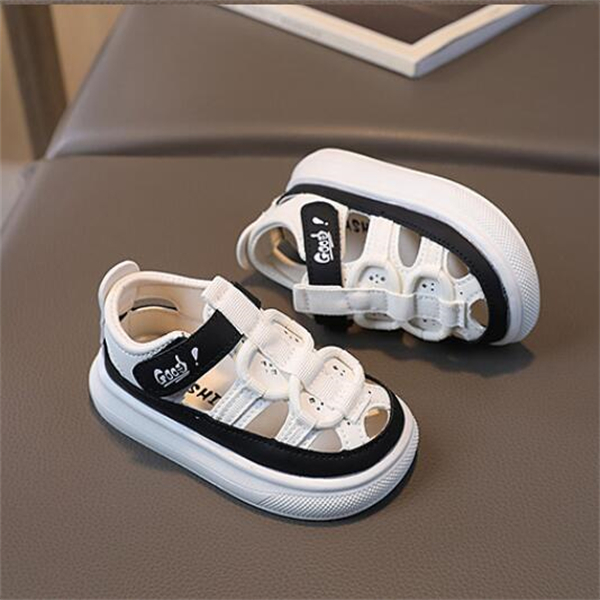 Novas sandálias infantis de verão sapatos ocos para meninos respiráveis e confortáveis sapatos casuais