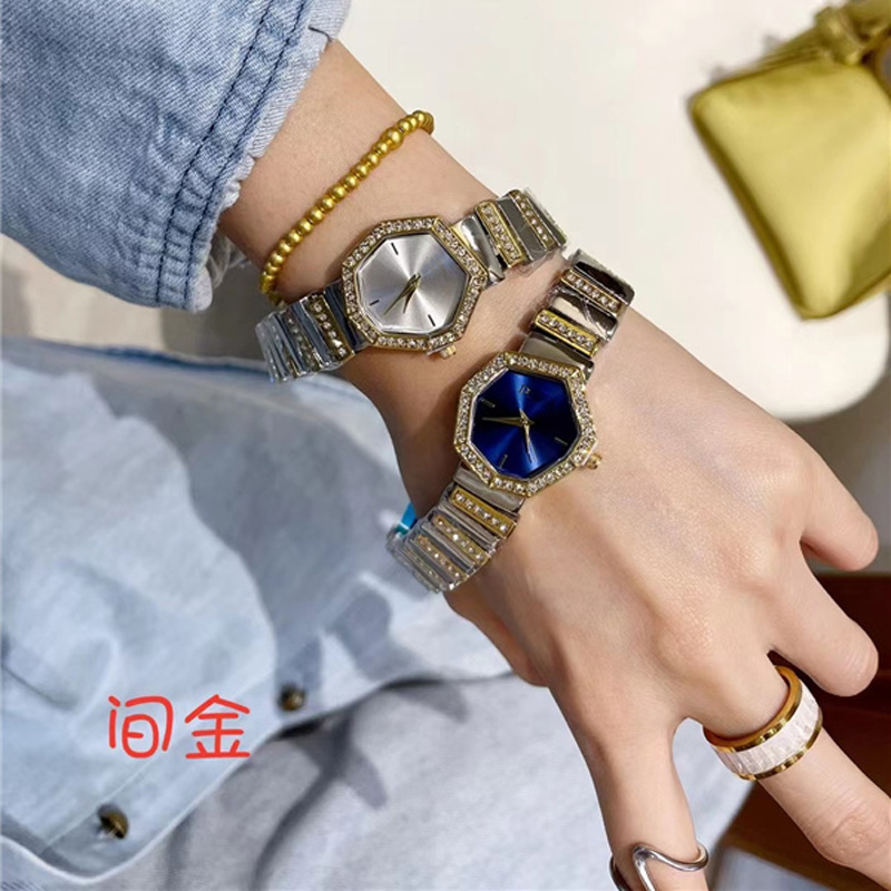 Mode pleine marque montre-bracelet femmes dames diamant Designer Style luxe avec Logo acier métal bande Quartz horloge Di46