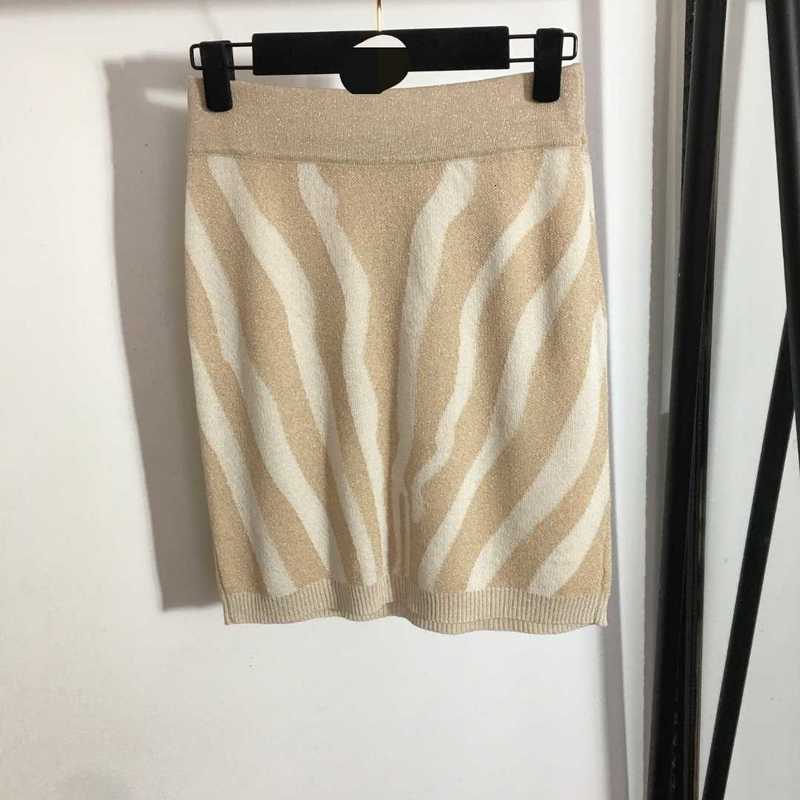 Pantaloni a due pezzi da donna Designer di pezzi primaverili Girocollo Impero Bottone albicocca Manica lunga Corta RE7D
