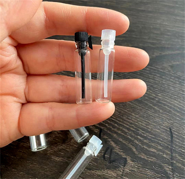 / 1 ML / 2 ML / 3 ML Mini Verre Parfum Petit Échantillon Flacons Bouteille De Parfum Vide Laboratoire Liquide Parfum Tube À Essai Bouteilles D'essai JL1349