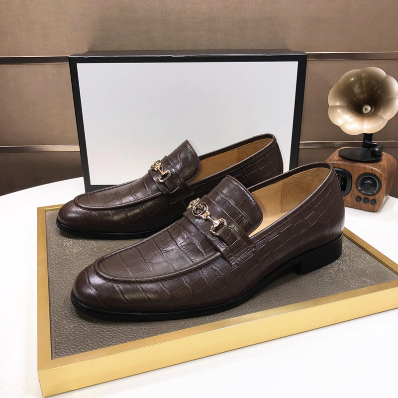 Grand Prix Guangzhou Leather Men's DESIGNERS Fivela de metal British Business Casual Shoes Cor sólida Vestido quadrado Pedal Sapatos de casamento