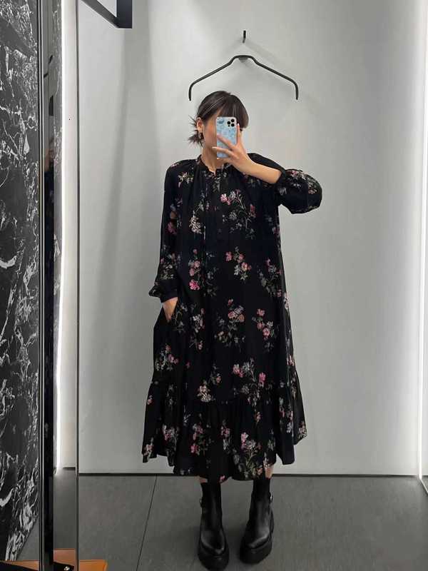 Basic & Casual Dresses Designer High end European 2023 Summer New Style Stand up Neck Bubble Sleeve Design Silk Dress YM9L