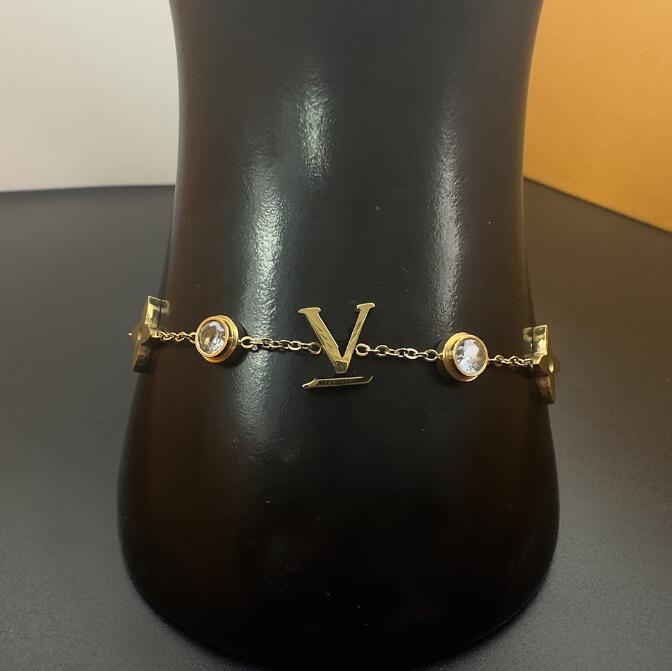 Designerska luksusowa bransoletka z literami Prezenty na Walentynki dla przyjaciół Luksusowa bransoletka Bransoletka ze stali tytanowej