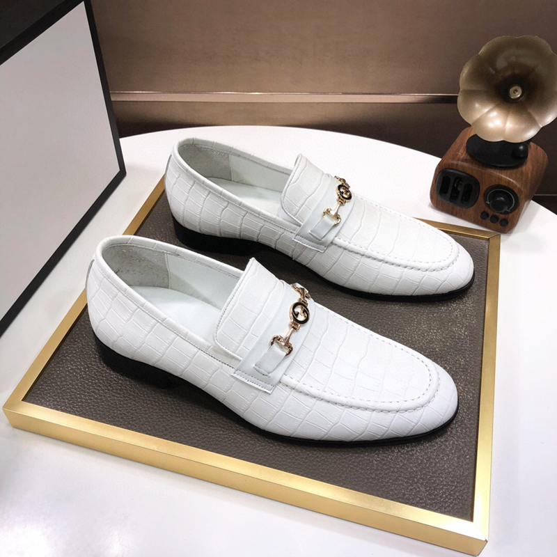 Grand Prix Guangzhou Leather Men's DESIGNERS Fivela de metal British Business Casual Shoes Cor sólida Vestido quadrado Pedal Sapatos de casamento