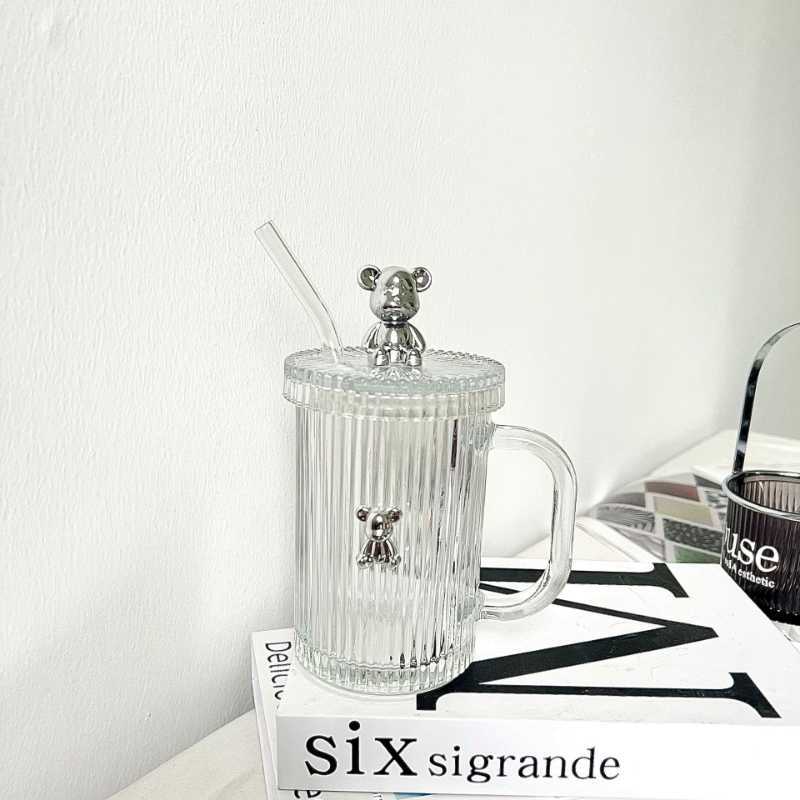 Funny Bear Glass Water Cup ze słomkową filiżanką z okładką domową filiżankę kawy kubek czarna kawa kubek wodny puchar Darmowa wysyłka L230620