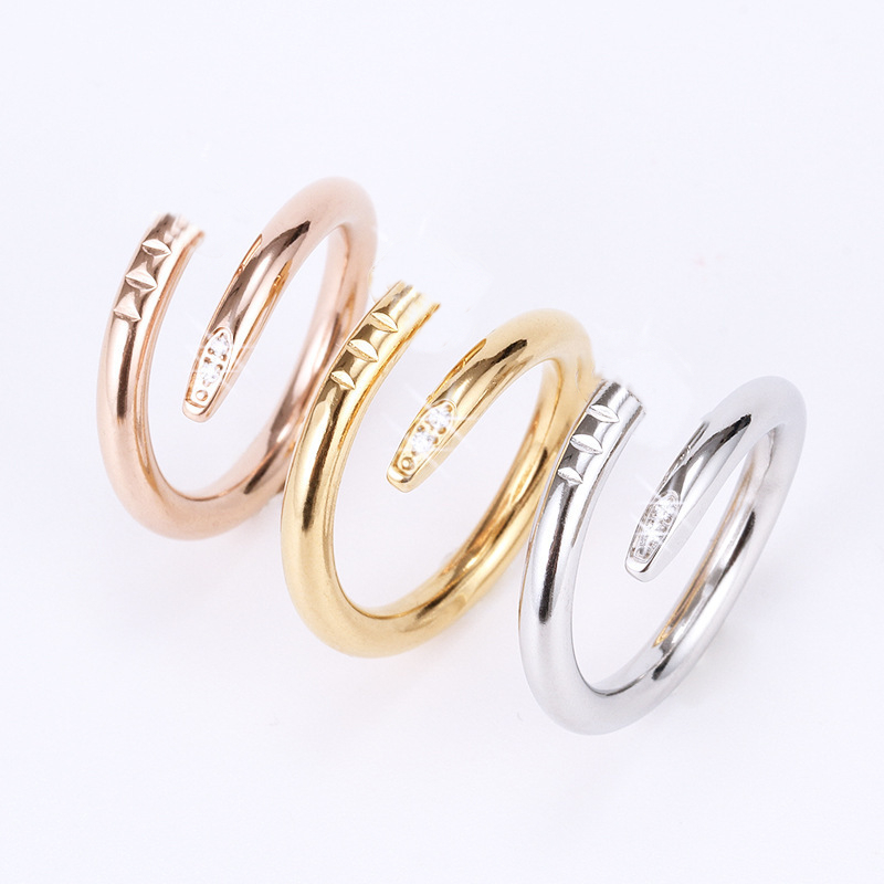 Designer Nail ring Luxury Carti Bijoux Midi love Anneaux Pour Femmes Titane Acier Alliage Plaqué Or Processus Accessoires De Mode Ne Fade Pas Allergique cadeaux de fête