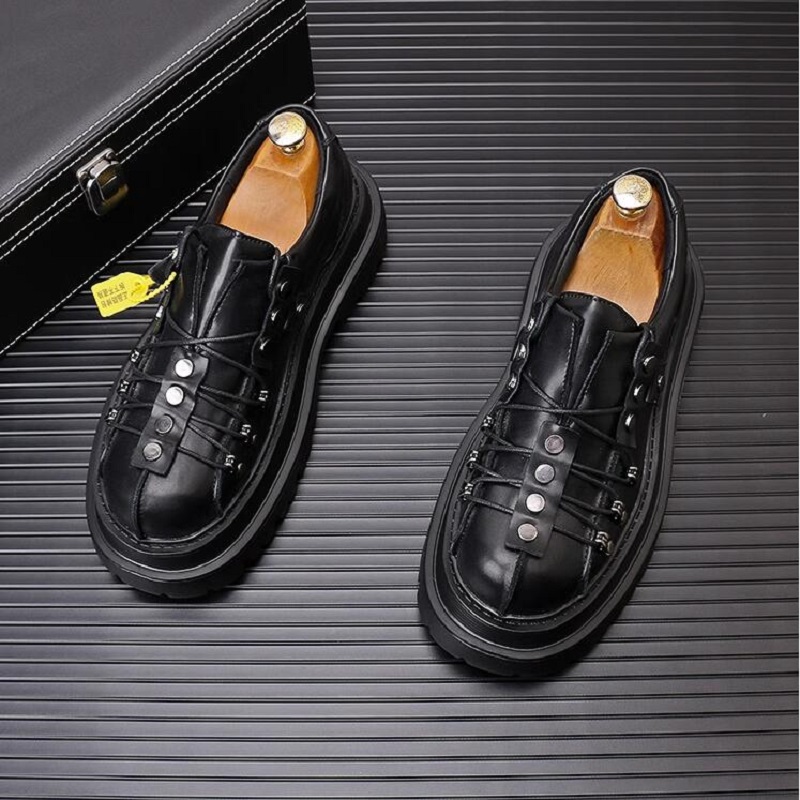 Oxford Shoes Men Luxury Högkvalitativ handgjorda nitar Gentleman Geniune Leather Lace-Up Black White Business Dress Wedding 1AA3