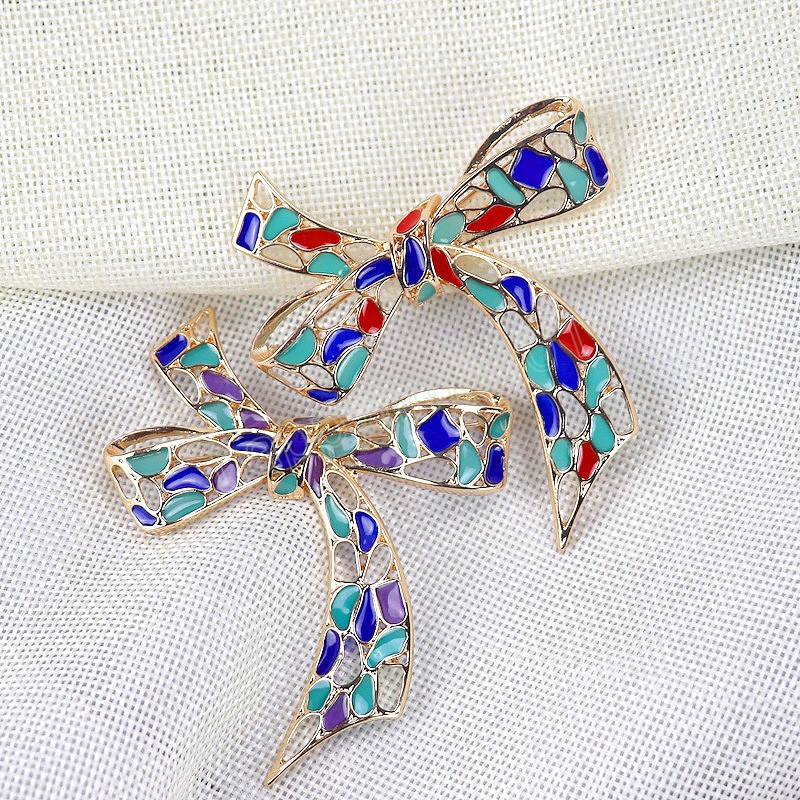 Papillon Spilla con strass colorati Spilla femminile con personalità semplice Fashion Spilla con corpetto anti-luce Bowknot Spilla con spilla