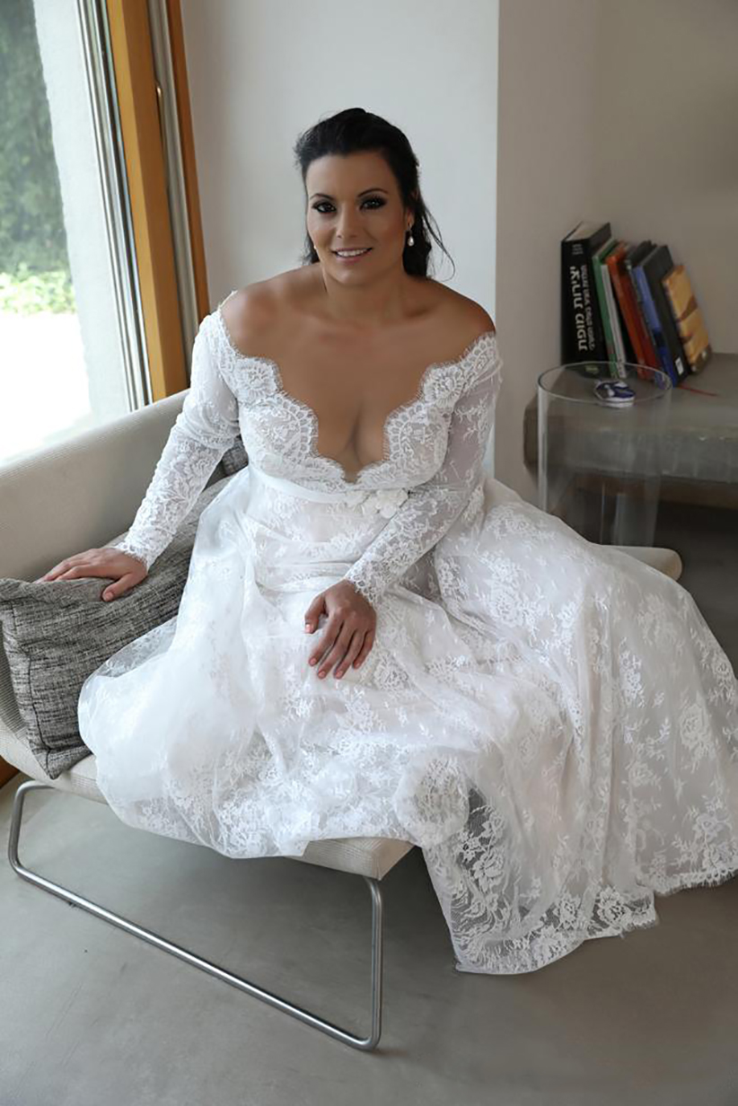 2023 Garden A-line Empire Waist Lace Plus Size Wedding Dress With Long Sleeves Sexy Long Wedding Dress For Plus Size Wedding