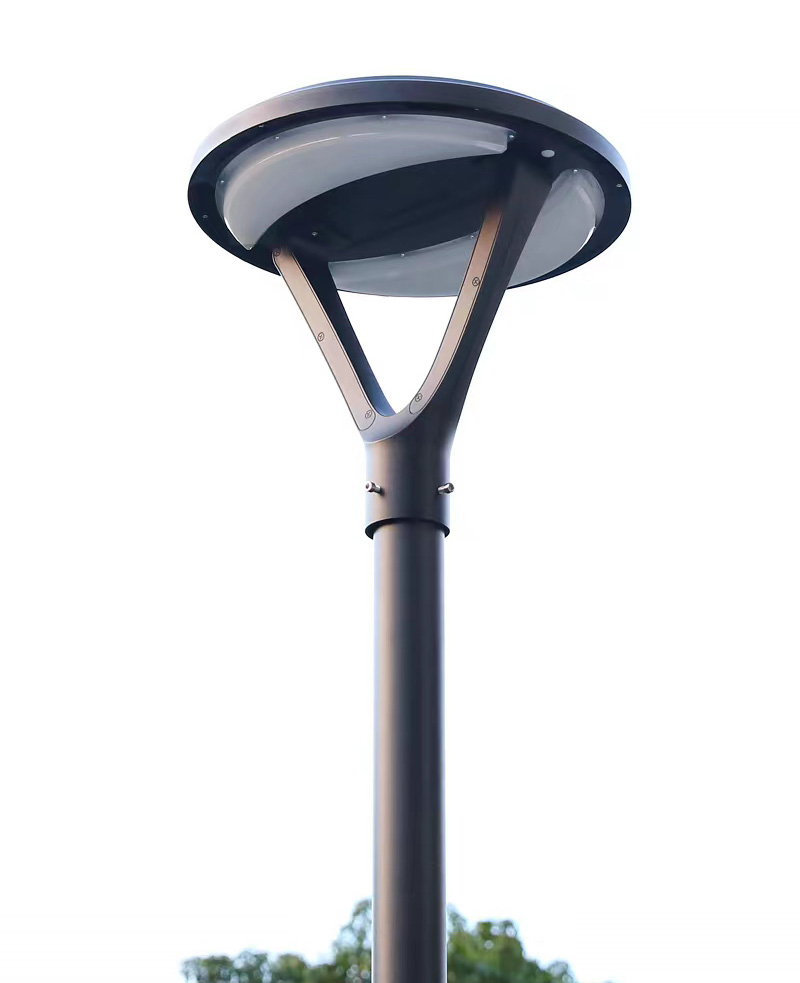 Projet intégré par lampe solaire de jardin de réverbère allumant l'aluminium IP65 imperméable