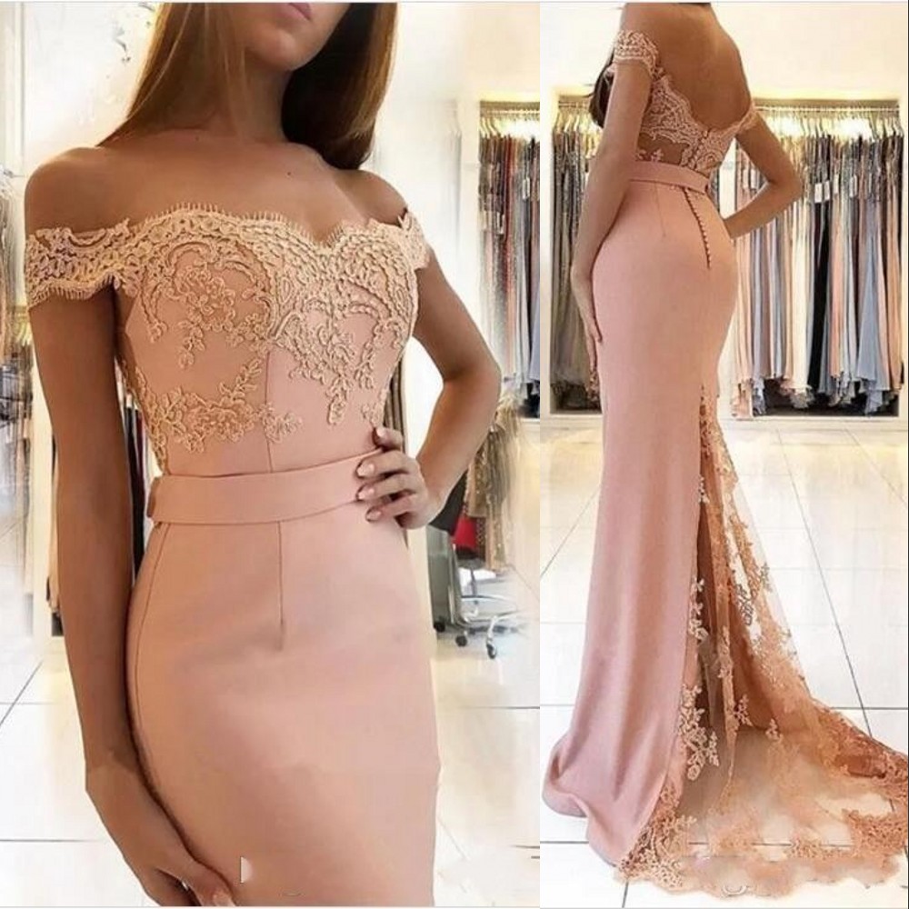 2023 Country Long Mermaid Bridesmaid Dresses Champagne Off Shoulder Lace Appliques Crystal Pärled Bröllop Gästklänning Plus Size Maid of Honor -klänningar