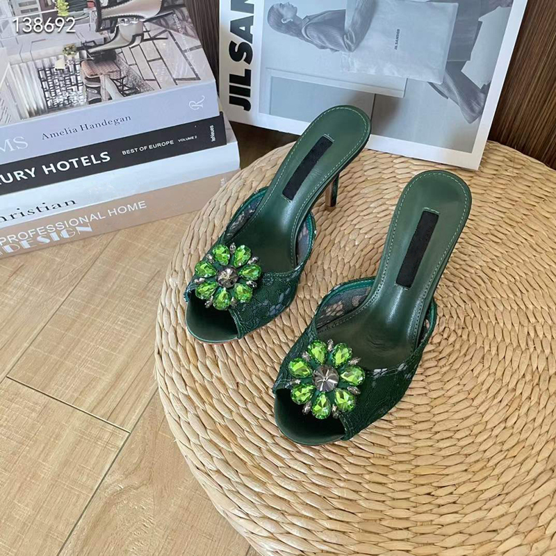 Moda luksusowe kobiety sandały kwiaty koronkowe pompki Włochy Delikatne podglądanie palców słonecznikowych ozdobione simples Designer Casuals Wedding Sandal Box UE 34-43