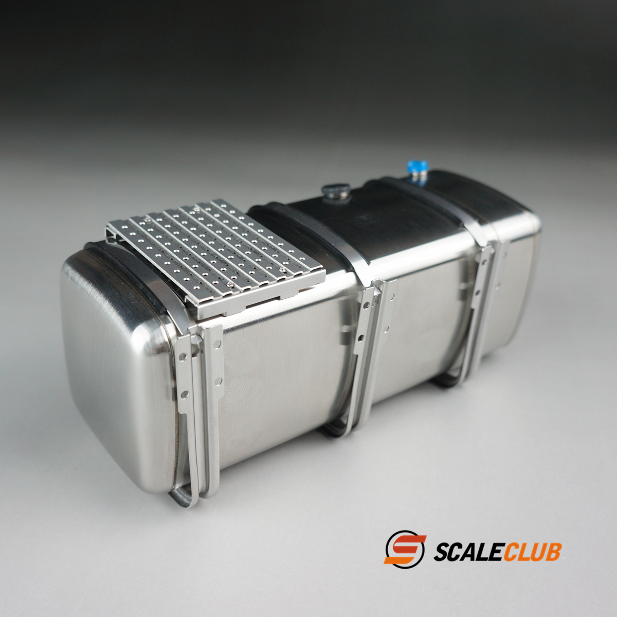 Scaleclub Modello 1/14 Trattore Pedale In Metallo Serbatoio Carburante Con Serbatoio Urea Integrato Tamiya Lesu Rc Camion Rimorchio Ribaltabile