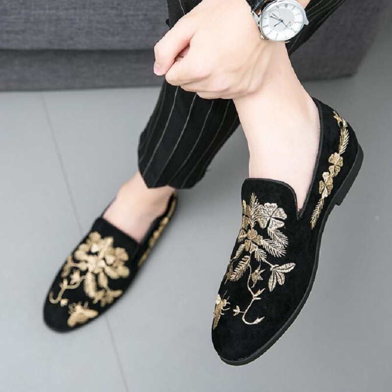 Loafers Mannen Schoenen Mode Zwart Imitatie Suede Gouden Borduren Bloem Business Casual Schoenen Sapatos Para Hombre 10A3