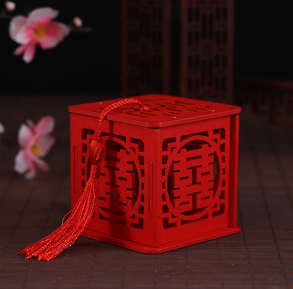 Plusieurs Styles bois chinois Double bonheur boîtes de faveur de mariage boîte à bonbons rouge classique étui à sucre avec gland 6.5X6.5X6.5CM SN4470