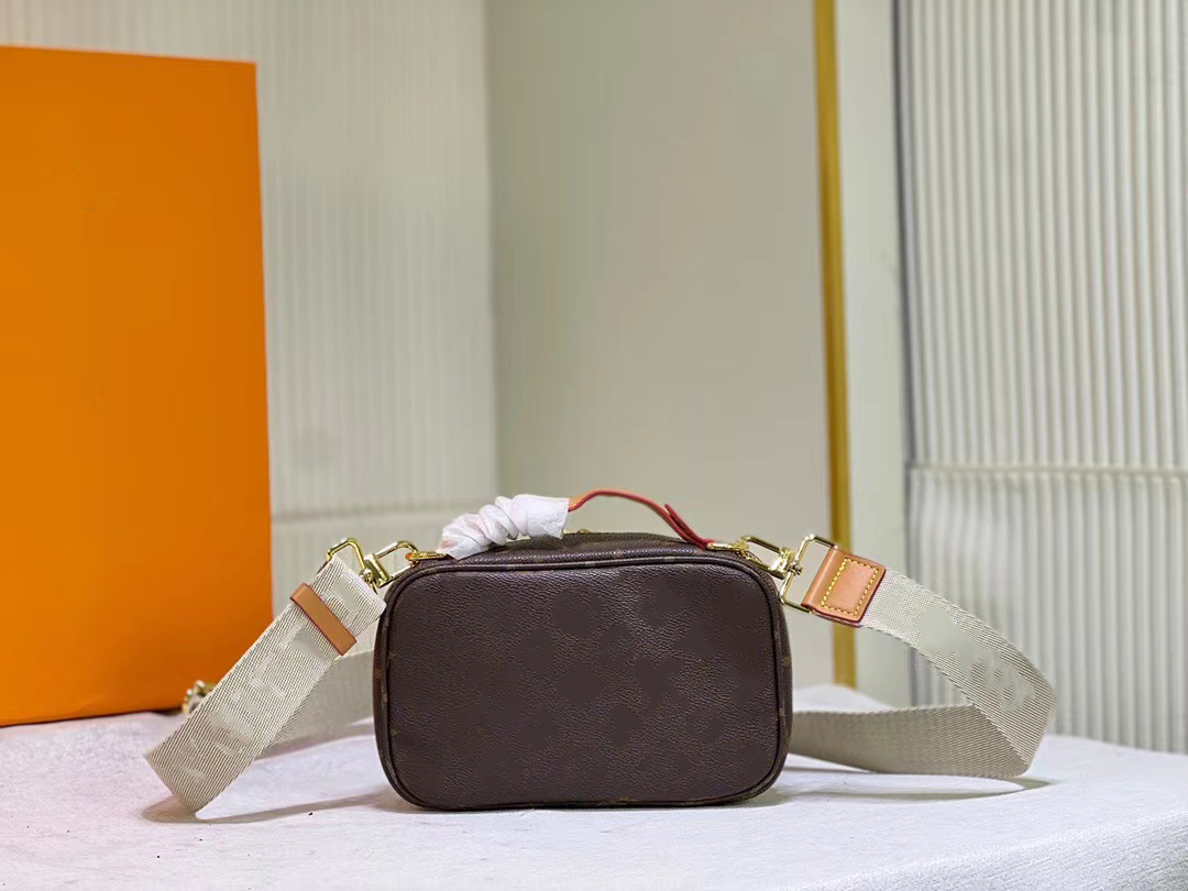 Luxury Designers Shoulder Bag Womens embossed postmans monograms Handbags Fashions classics Empreinte Handbag Fashion Luxurys Brands Crossbody Bags